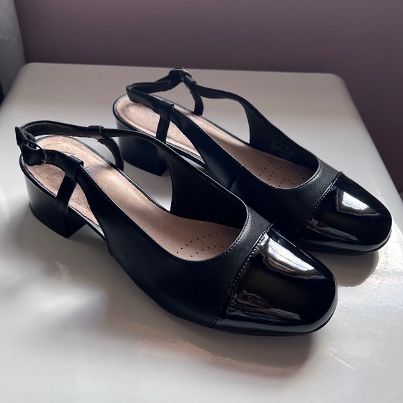 Clarks Shoes - Clarks Marilyn Rose Black Leather Patent Cap Toe Slingback Block Heel Pumps 7.5M